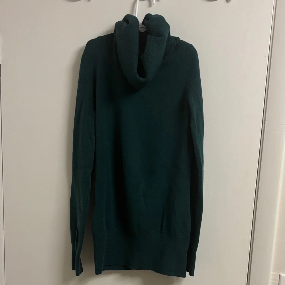 Women’s French Connection Hunter Green Turtleneck Sweater - Picture 1 of 4